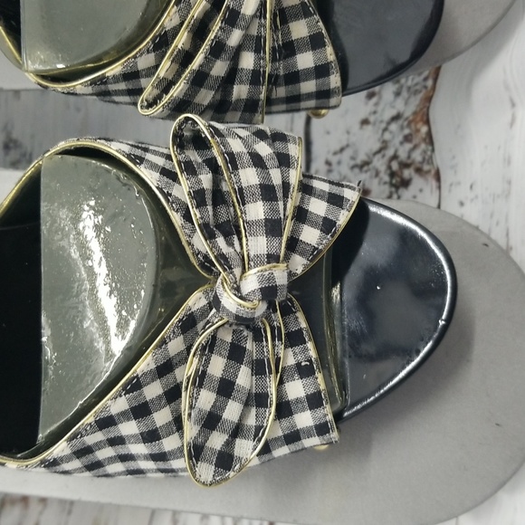 🎉HP🎉Unisa Black and White Gold Studded heels with bow - Picture 5 of 11